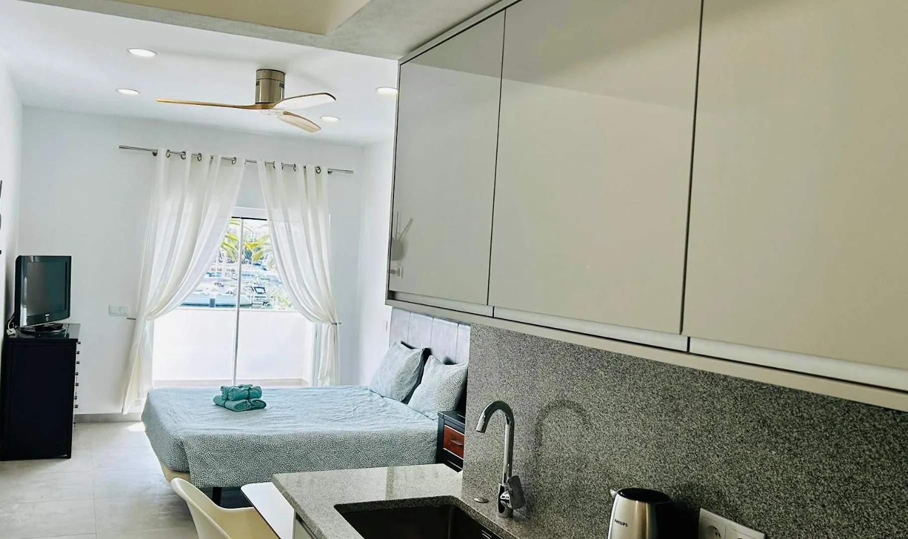 Διαμέρισμα Studio Apt With Spectacular Views Of Lagos Marina