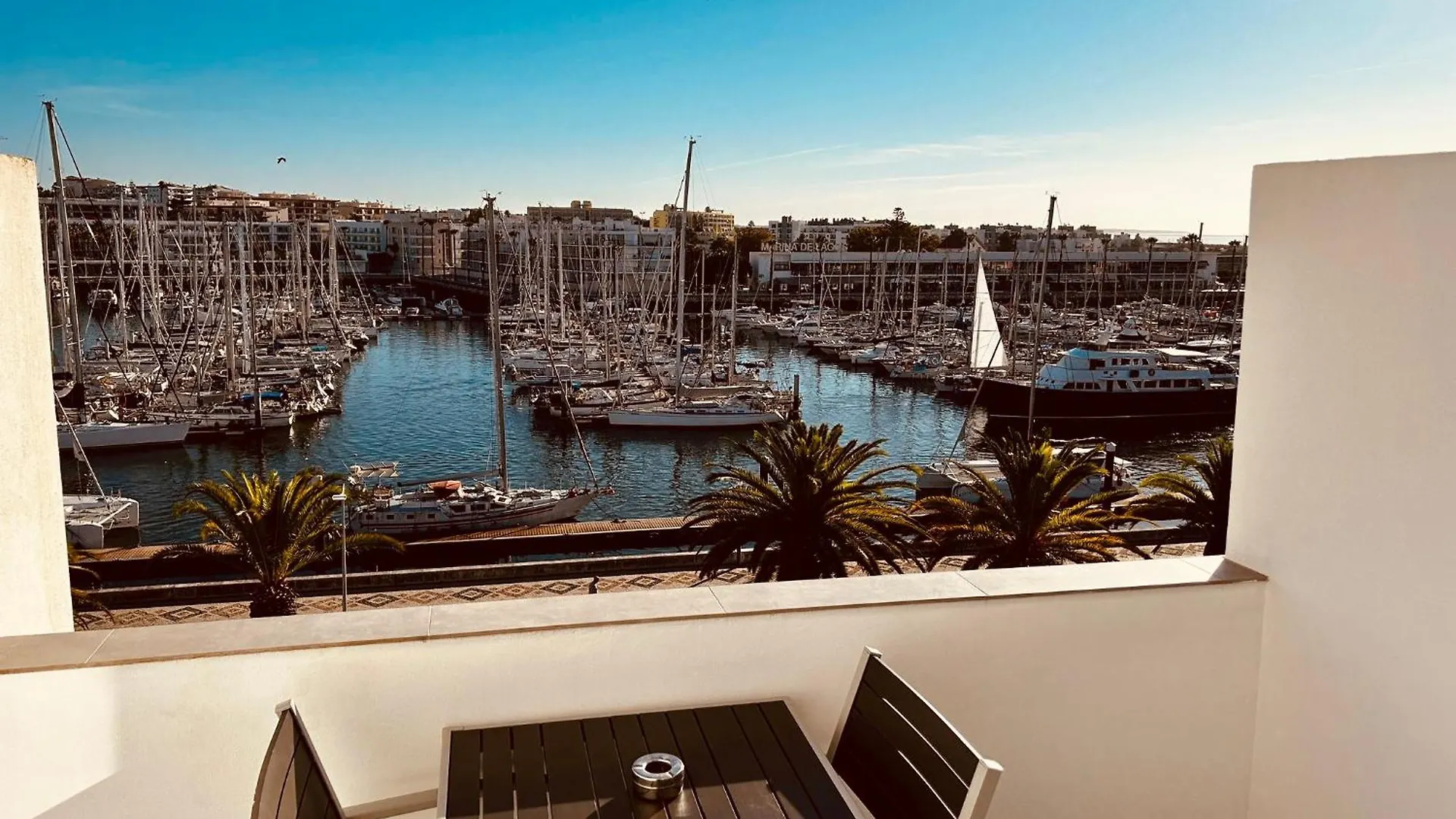 Studio Apt With Spectacular Views Of Lagos Marina